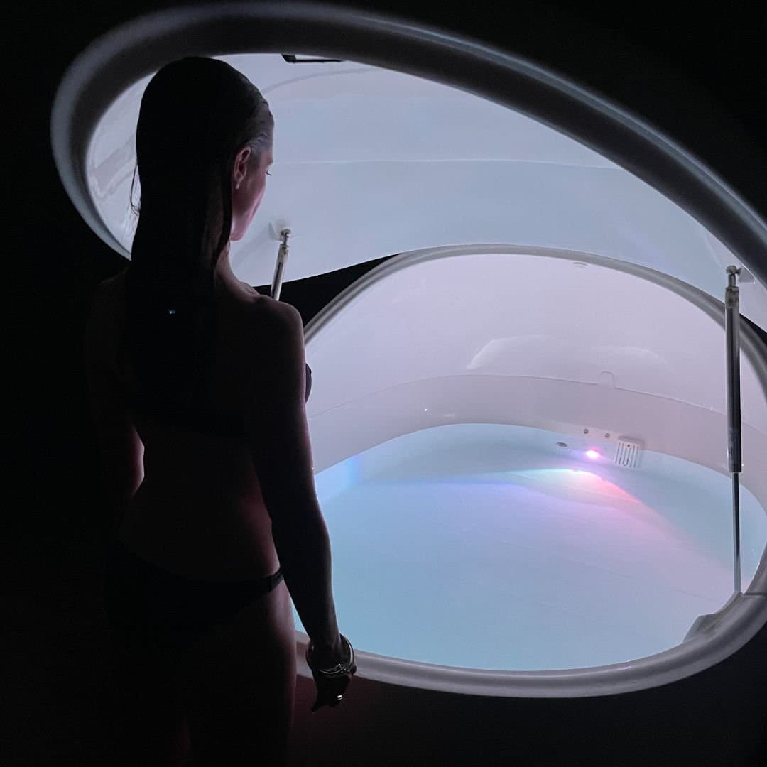 TBL+Services+-+Floatation+therapy.jpg